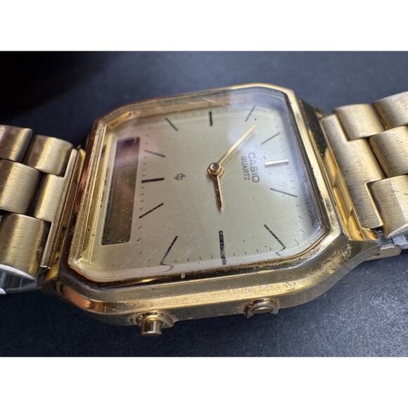 Vintage Casio AQ-222 Gold Tone Unisex Analog & Digital 30.6mm Watch - Picture 3 of 10